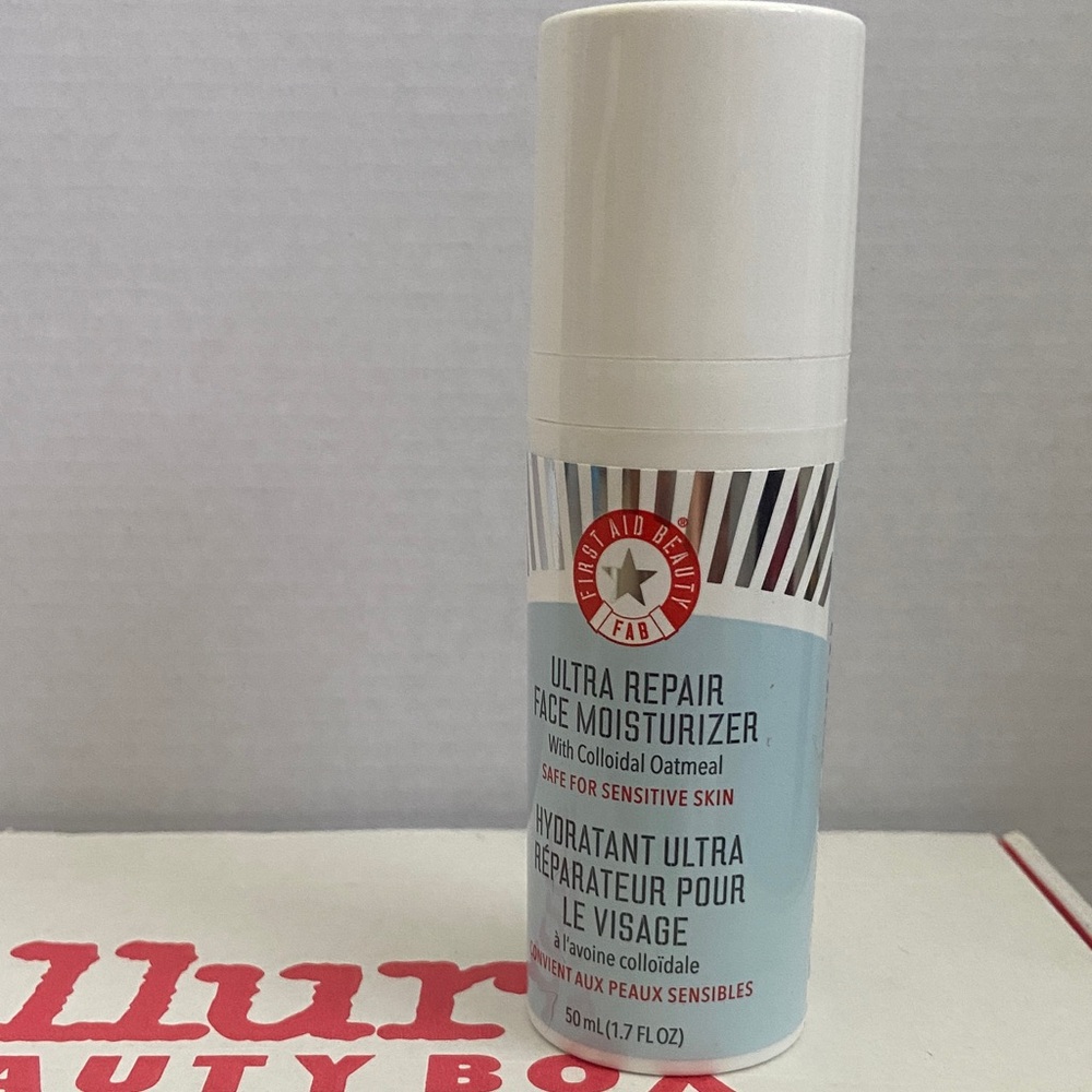 First Aid Beauty Ultra Repair Face Moisturizer - Light Blue and White